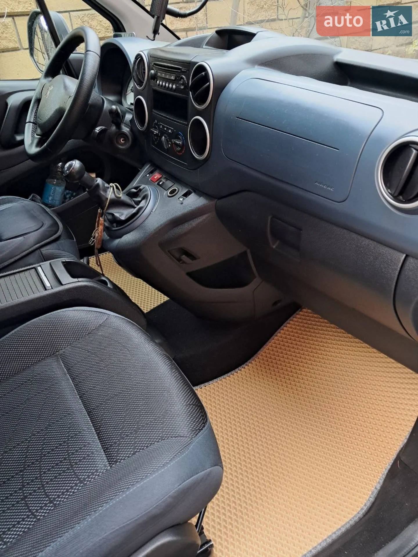 2011 Peugeot Partner - мініатюра 17