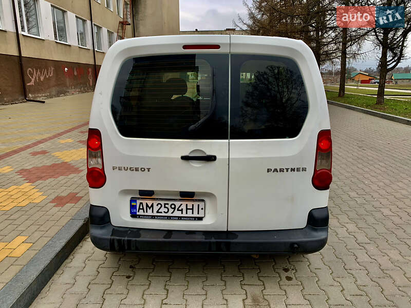 Мінівен Peugeot Partner 2009 в Звягелі