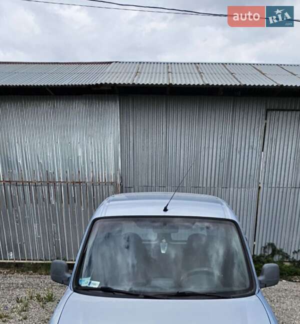 Грузовой фургон Peugeot Partner 2004 в 