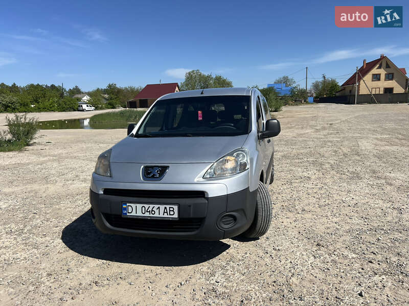 Мінівен Peugeot Partner 2010 в 