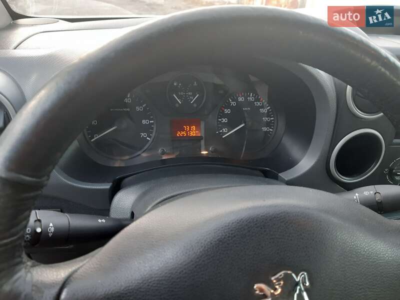 Мінівен Peugeot Partner 2009 в Києві