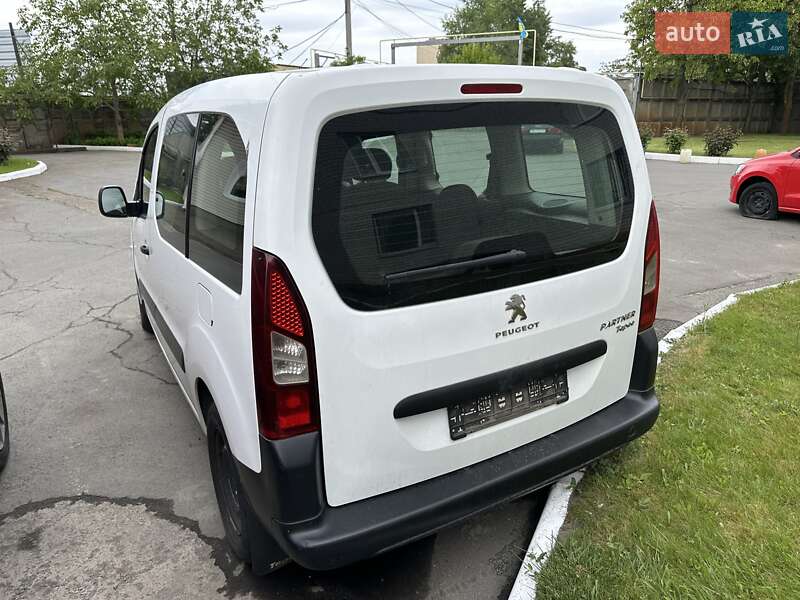 Минивэн Peugeot Partner 2017 в 