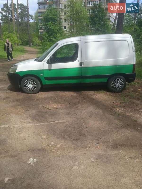 Грузовой фургон Peugeot Partner 2003 в Киеве