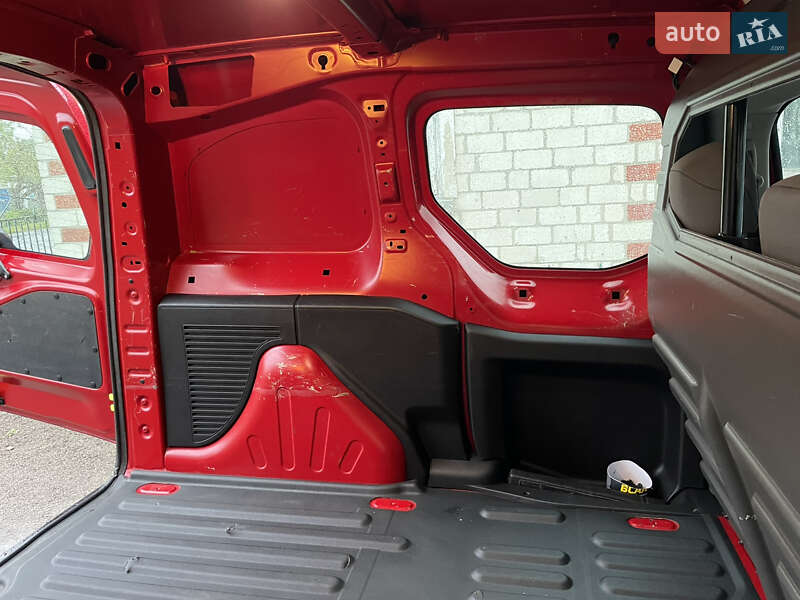 Вантажний фургон Peugeot Partner 2013 в Володимирі фото 9 Вантажний фургон Peugeot Partner 2013 в Володимирі