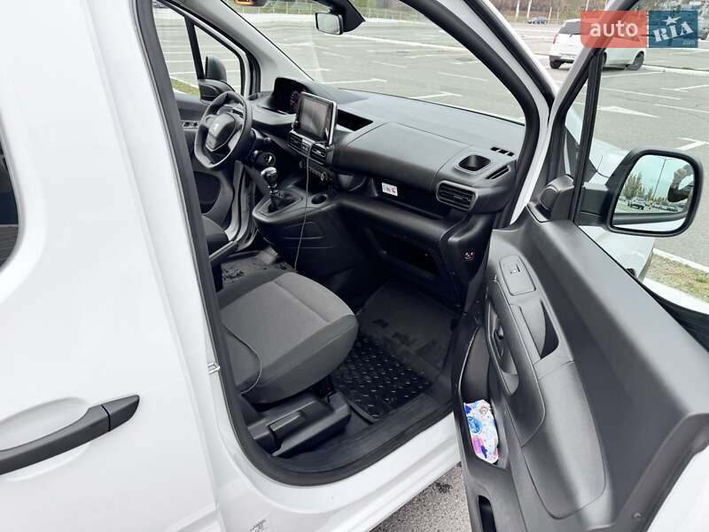 Минивэн Peugeot Partner 2023 в Киеве