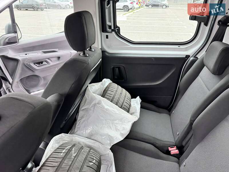 Минивэн Peugeot Partner 2023 в Киеве