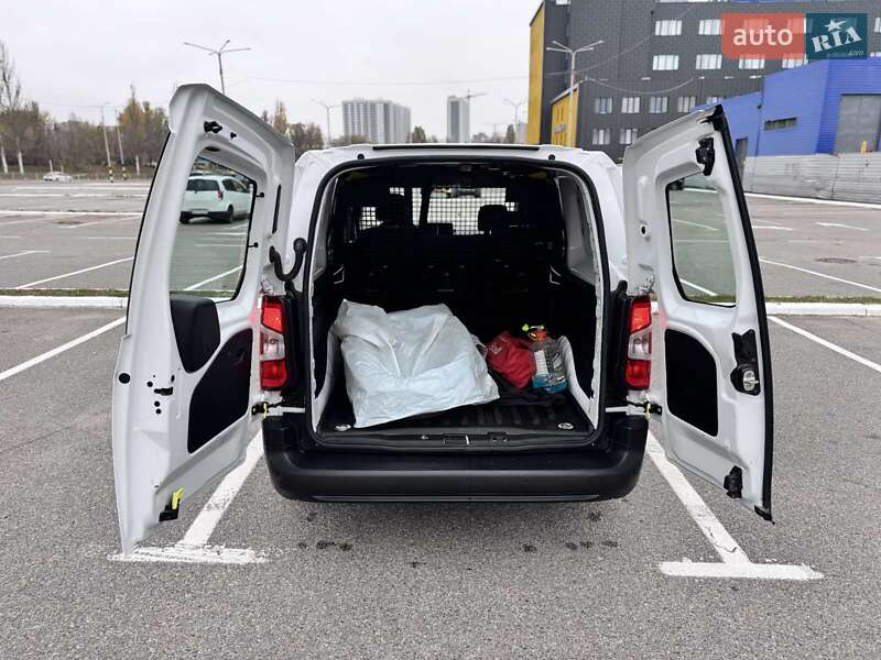 Минивэн Peugeot Partner 2023 в Киеве