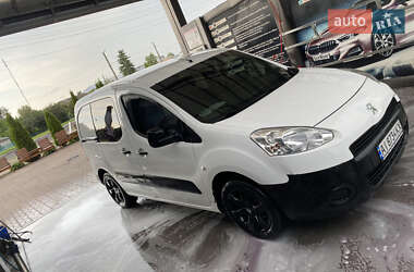Вантажний фургон Peugeot Partner 2012 в Переяславі