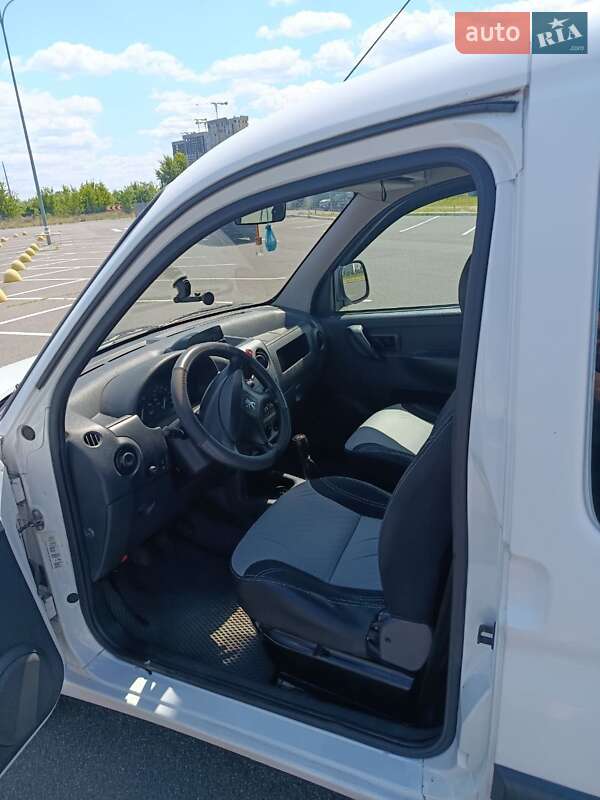 Минивэн Peugeot Partner 2004 в Киеве фото 5 Минивэн Peugeot Partner 2004 в Киеве