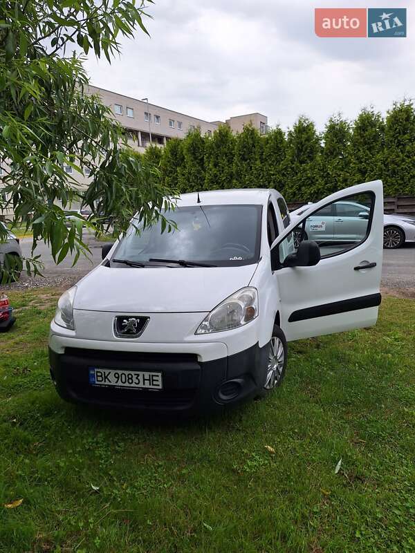 Мінівен Peugeot Partner 2011 в Дубні