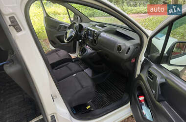 Вантажопасажирський фургон Peugeot Partner 2011 в 