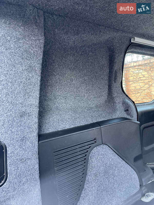 Мінівен Peugeot Partner 2017 в Хмельницькому