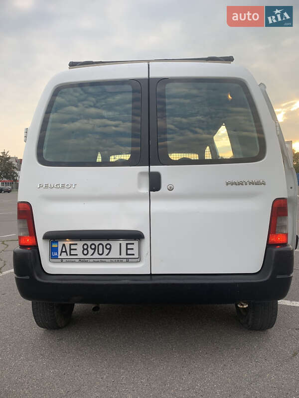 Вантажний фургон Peugeot Partner 2007 в Дніпрі