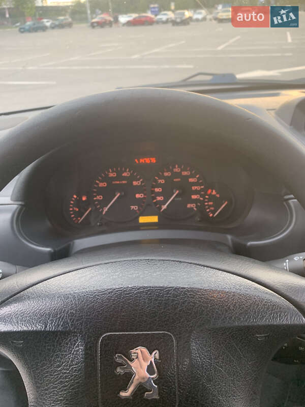 Вантажний фургон Peugeot Partner 2007 в Дніпрі