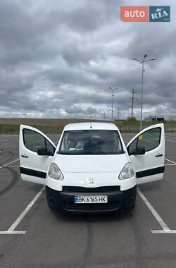 Вантажний фургон Peugeot Partner 2013 в Рівному