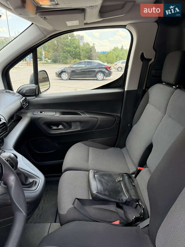 Вантажний фургон Peugeot Partner 2020 в Запоріжжі