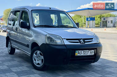Грузовой фургон Peugeot Partner 2002 в Хусте