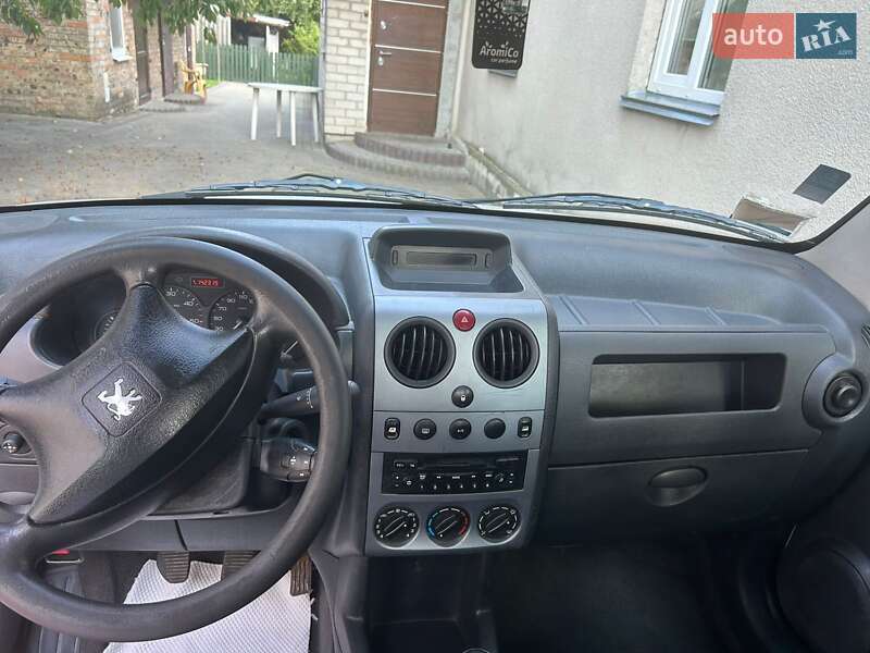 Минивэн Peugeot Partner 2005 в Нововолынске