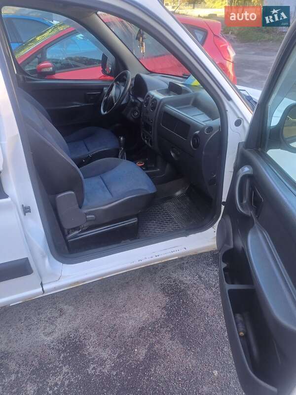 Мінівен Peugeot Partner 2005 в Львові фото 18 Мінівен Peugeot Partner 2005 в Львові