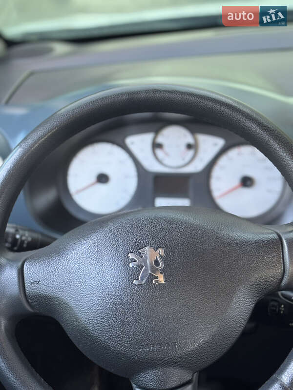 Минивэн Peugeot Partner 2010 в Хмельницком