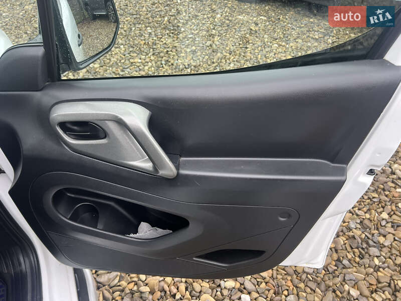 Мінівен Peugeot Partner 2010 в Коломиї