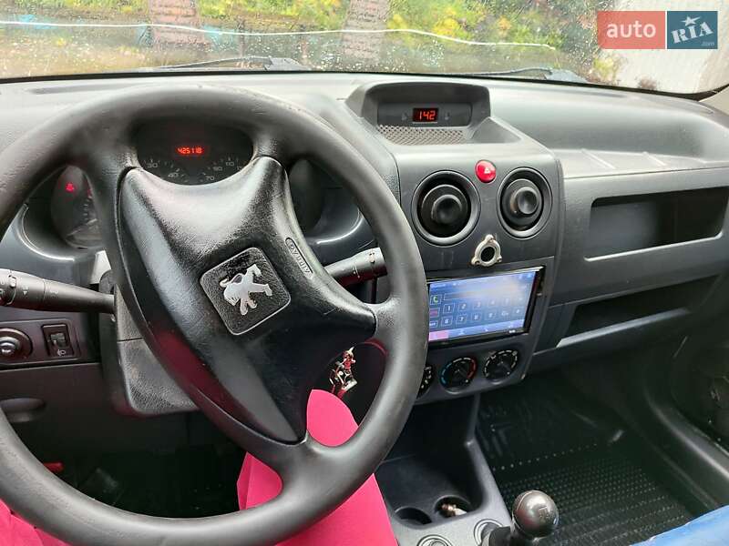 Вантажний фургон Peugeot Partner 2002 в Києві