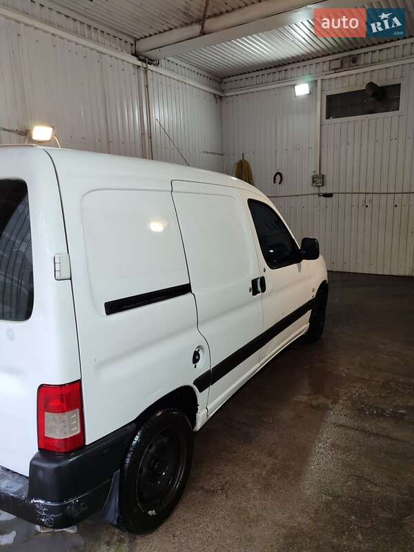 Вантажний фургон Peugeot Partner 2002 в Києві