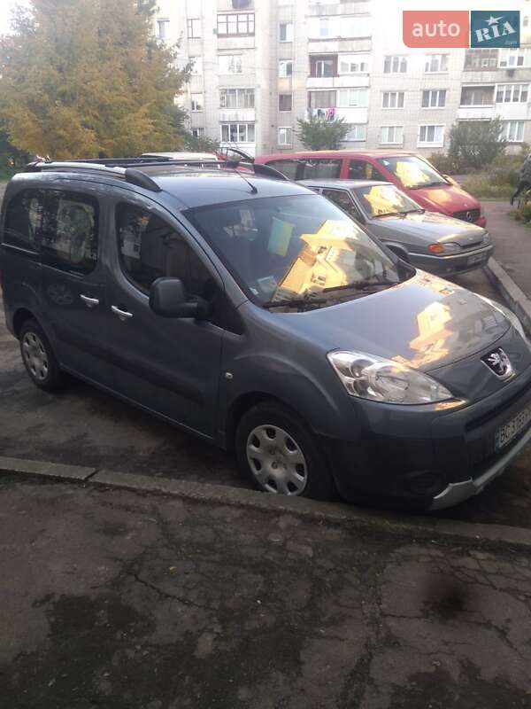 Минивэн Peugeot Partner 2011 в Сокале