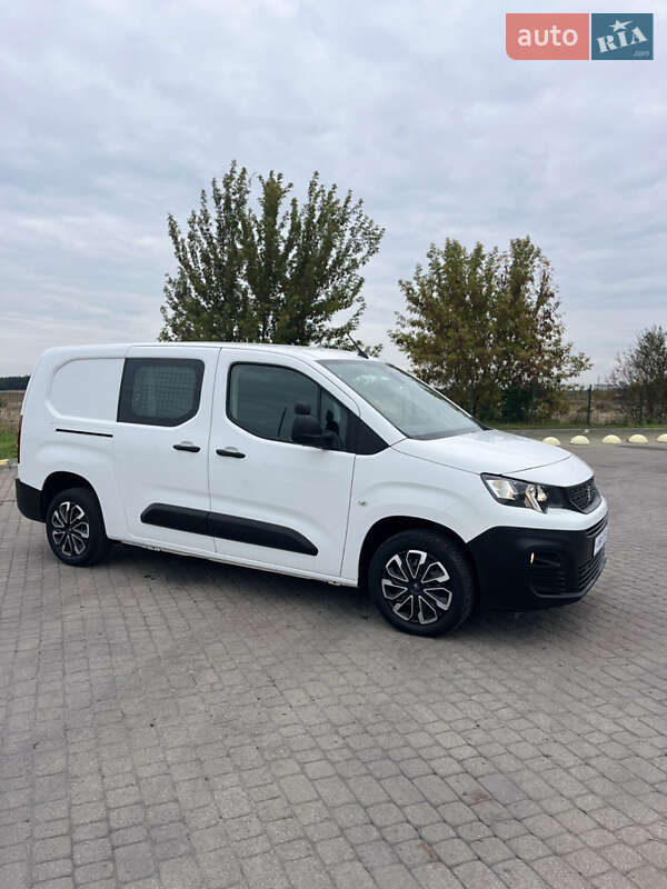 Вантажний фургон Peugeot Partner 2020 в Радивиліві