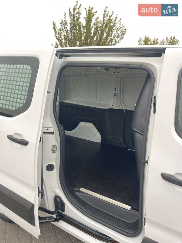 Вантажний фургон Peugeot Partner 2020 в Радивиліві