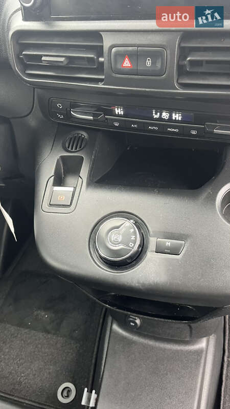 Вантажний фургон Peugeot Partner 2020 в Радивиліві