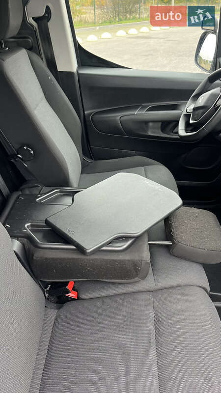 Вантажний фургон Peugeot Partner 2020 в Радивиліві