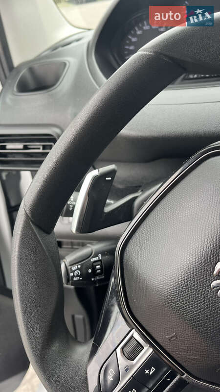 Вантажний фургон Peugeot Partner 2020 в Радивиліві