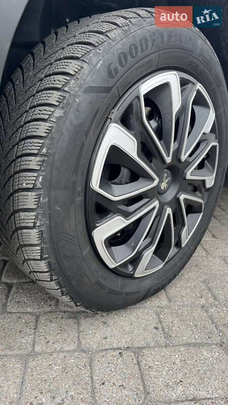 Вантажний фургон Peugeot Partner 2020 в Радивиліві