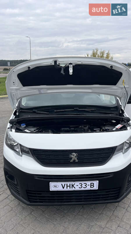 Вантажний фургон Peugeot Partner 2020 в Радивиліві