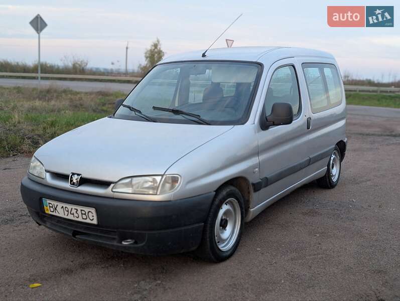 Минивэн Peugeot Partner 2001 в  фото Минивэн Peugeot Partner 2001 в