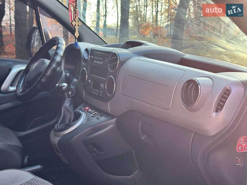 Мінівен Peugeot Partner 2010 в Охтирці