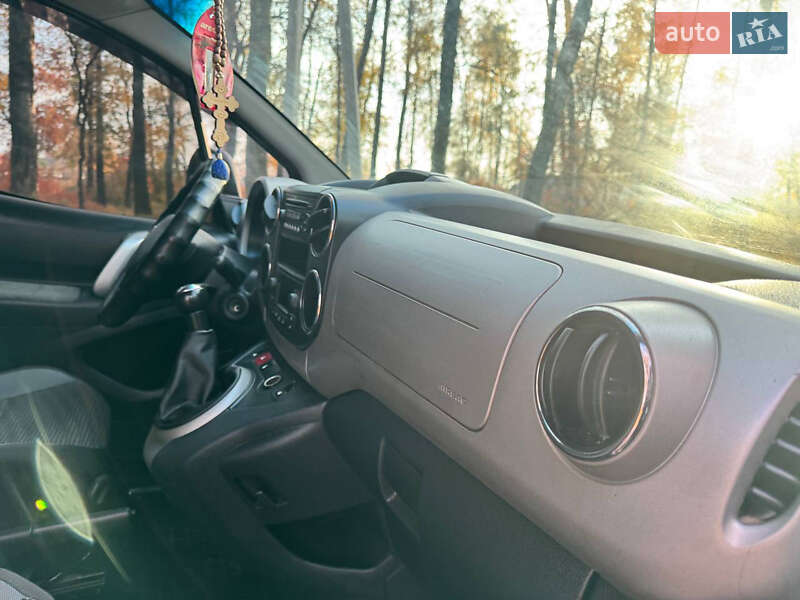 Мінівен Peugeot Partner 2010 в Охтирці