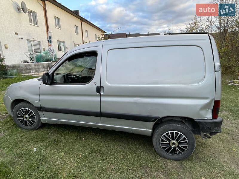 Грузовой фургон Peugeot Partner 2003 в Тернополе фото 5 Грузовой фургон Peugeot Partner 2003 в Тернополе