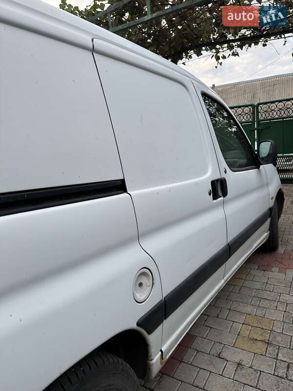 Вантажний фургон Peugeot Partner 2010 в Карлівці фото 4 Вантажний фургон Peugeot Partner 2010 в Карлівці