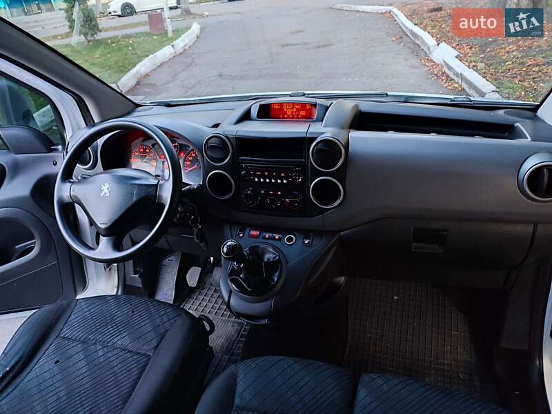 Мінівен Peugeot Partner 2010 в Теофіполі