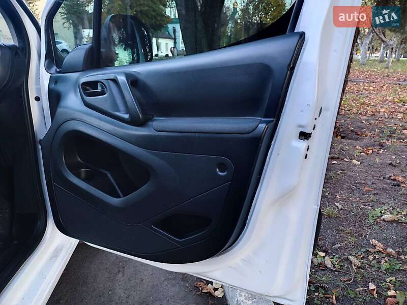 Мінівен Peugeot Partner 2010 в Теофіполі