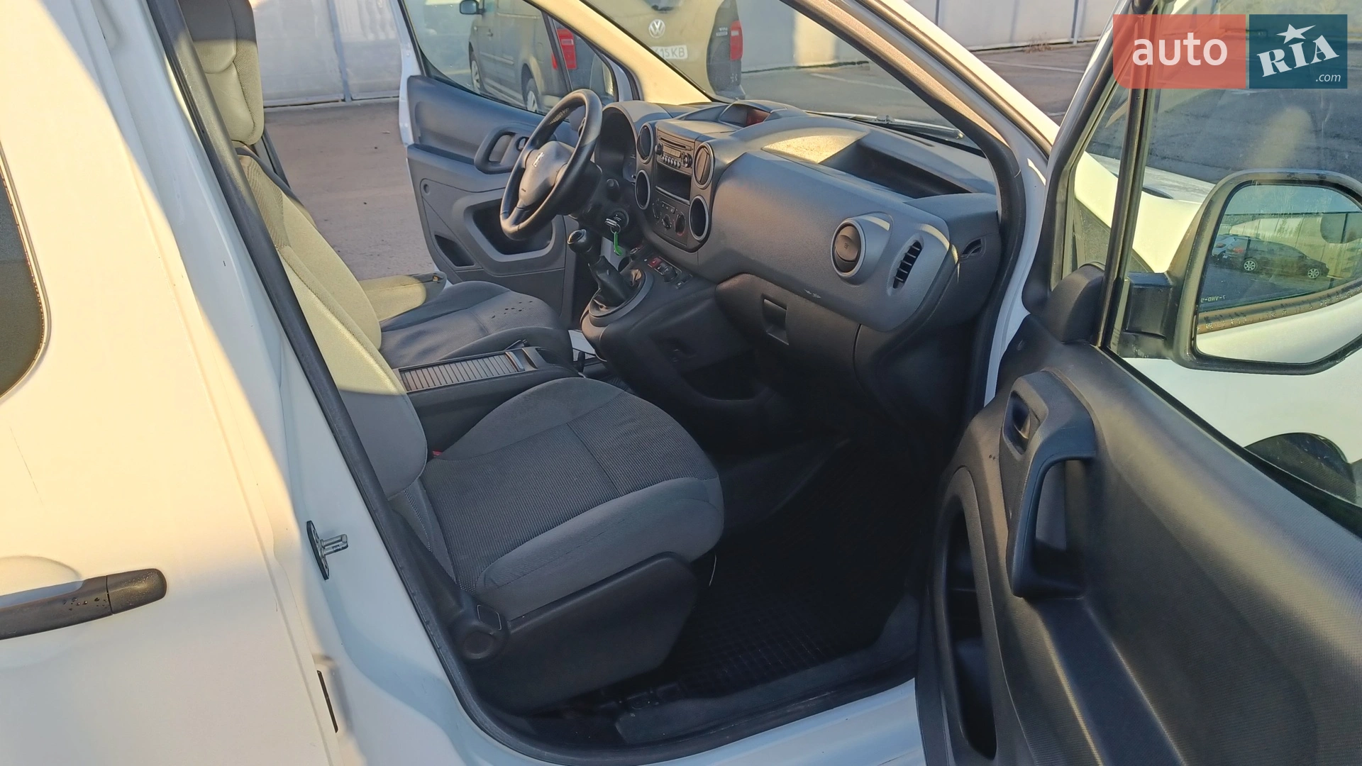 2011 Peugeot Partner - мініатюра 15