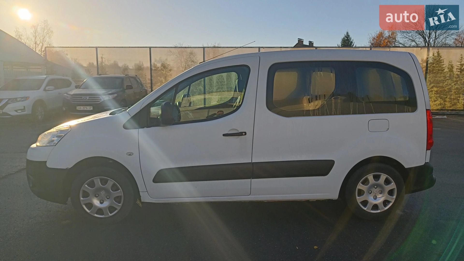 2011 Peugeot Partner - мініатюра 3