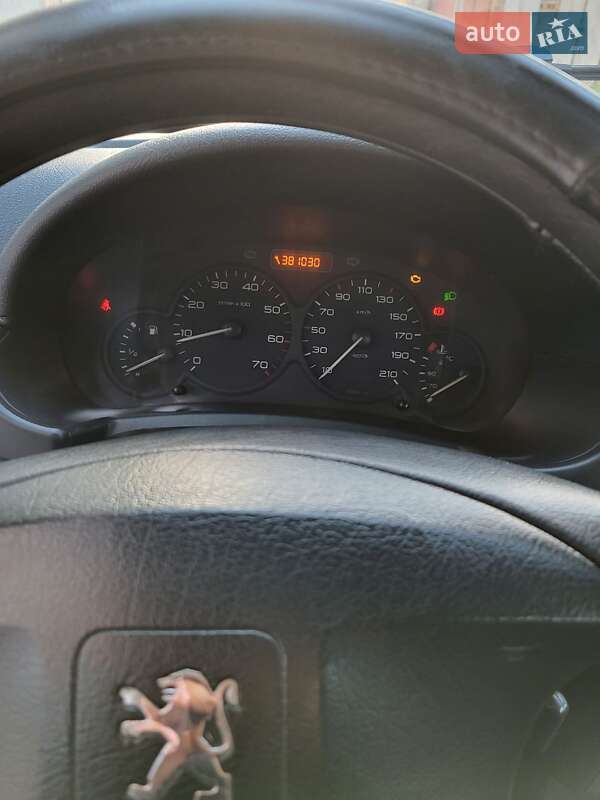 Вантажопасажирський фургон Peugeot Partner 2008 в Вінниці