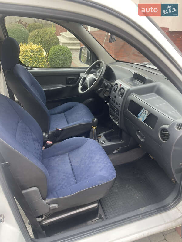 Грузопассажирский фургон Peugeot Partner 2008 в Ланчине