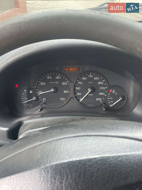 Грузопассажирский фургон Peugeot Partner 2008 в Ланчине