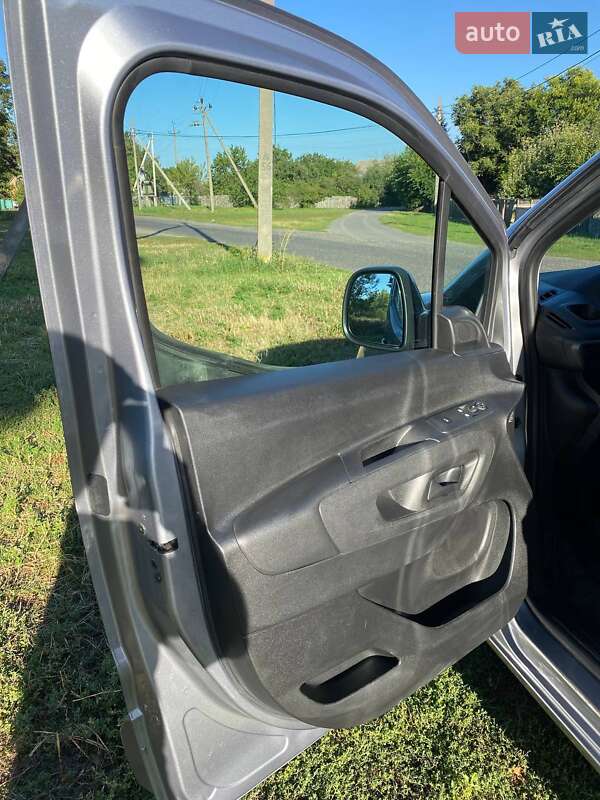 Вантажопасажирський фургон Peugeot Partner 2019 в Полтаві фото 29 Вантажопасажирський фургон Peugeot Partner 2019 в Полтаві