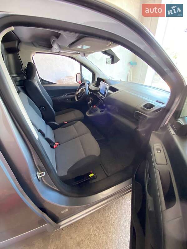 Вантажопасажирський фургон Peugeot Partner 2019 в Полтаві фото 41 Вантажопасажирський фургон Peugeot Partner 2019 в Полтаві