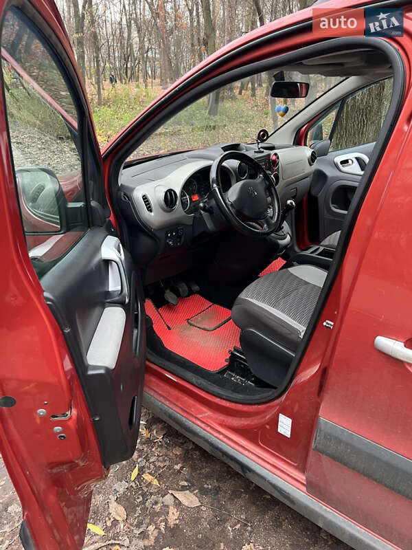 Минивэн Peugeot Partner 2010 в Киеве фото 3 Минивэн Peugeot Partner 2010 в Киеве